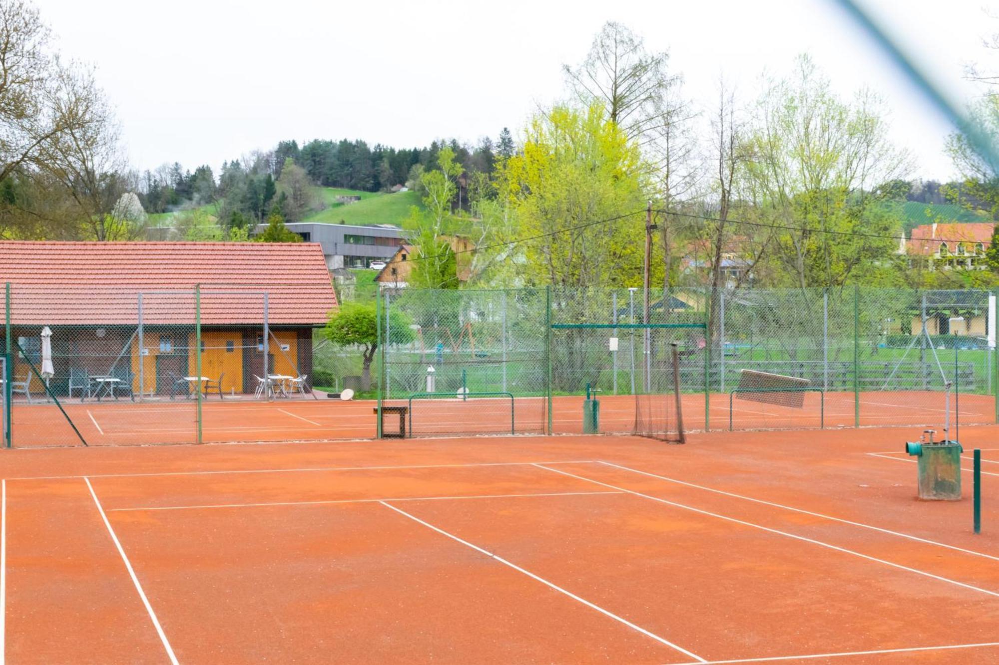 Ferienwohnung Am Freibad Leutschach Exterior foto