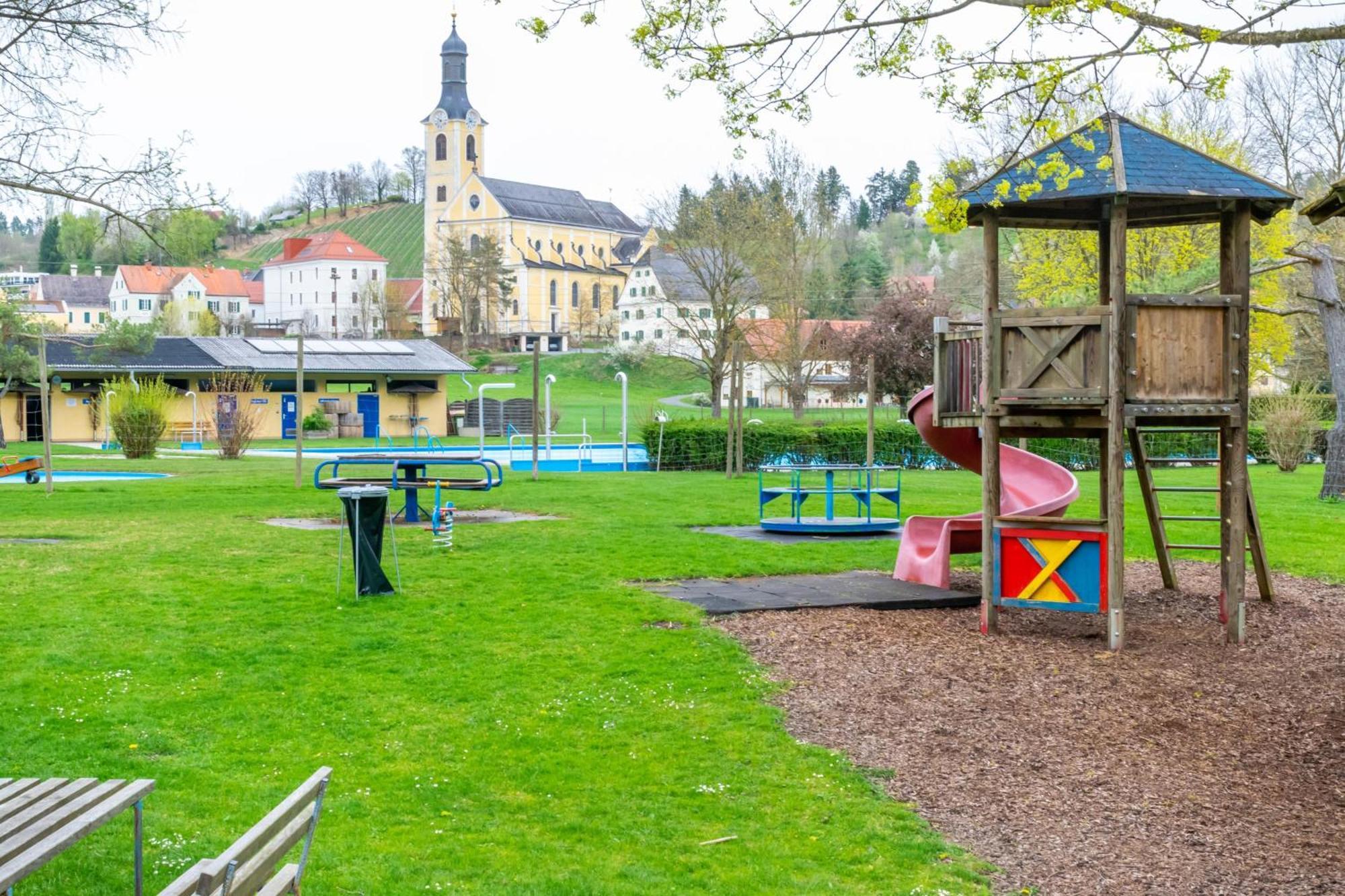 Ferienwohnung Am Freibad Leutschach Exterior foto